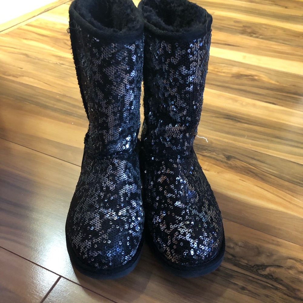 Black glitter boots